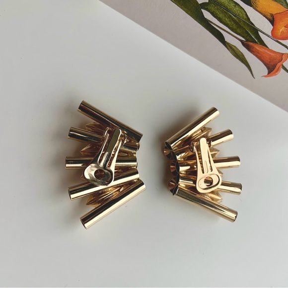 Vintage gold tone & glass fan shaped clip-ons - Picture 5 of 6
